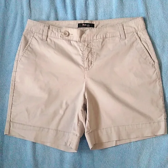 Style & Co Silver Gray Ladies Shorts - Picture 1 of 5